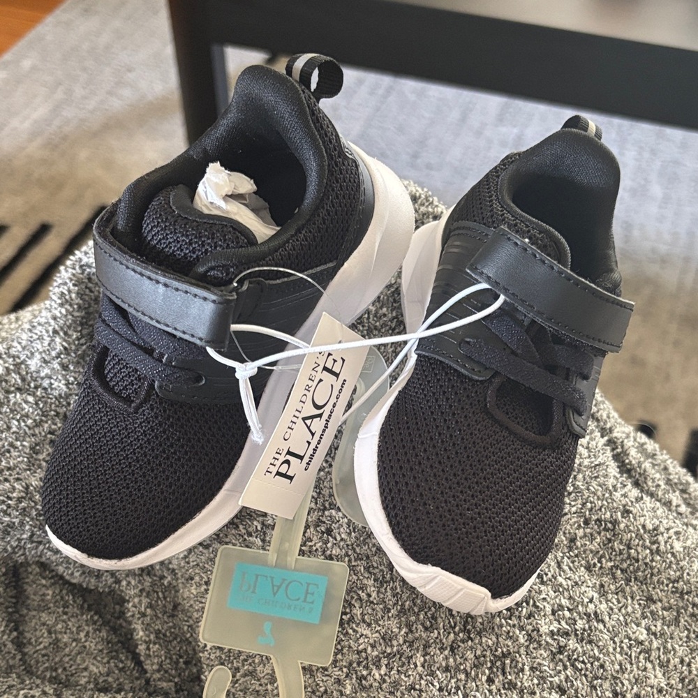 The Children's Place Black Kids Sneakers size 7